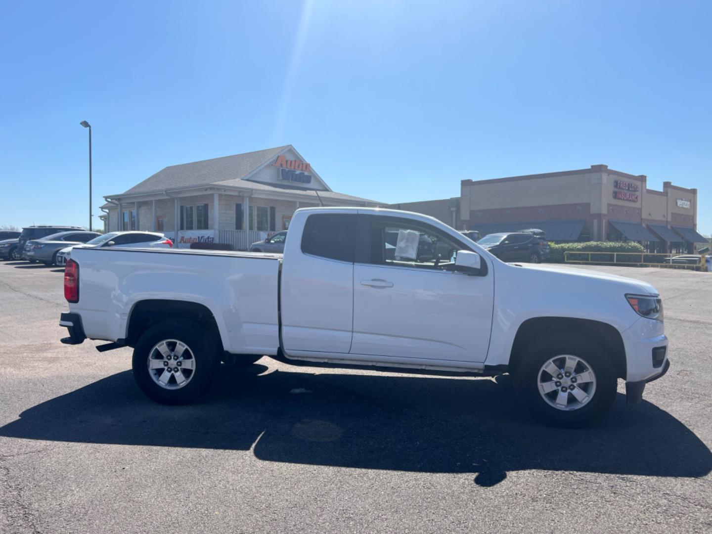 2016 WHITE Chevrolet Colorado Work Truck Ext. Cab 2WD (1GCHSBEA2G1) with an 2.5L L4 DOHC 16V GAS engine, 6A transmission, located at 420 I-35E, Lancaster, TX, 75146, (469) 297-4144, 32.593929, -96.823685 - Photo#7